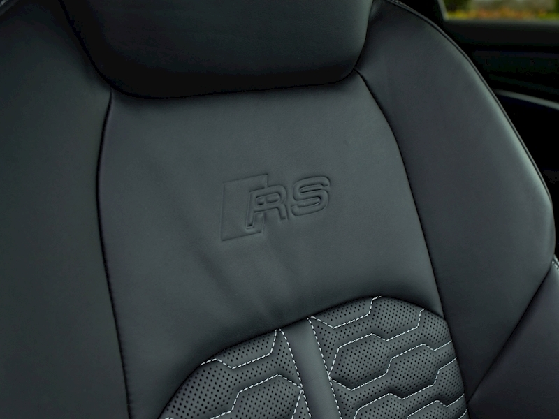 Audi RS6 Avant - Carbon Black Edition - Large 33