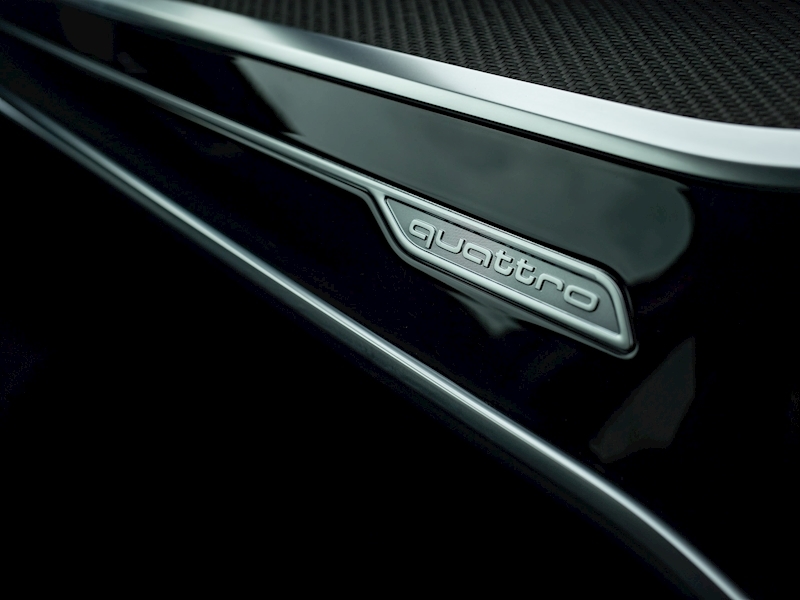 Audi RS6 Avant - Carbon Black Edition - Large 36