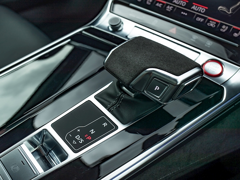 Audi RS6 Avant - Carbon Black Edition - Large 38