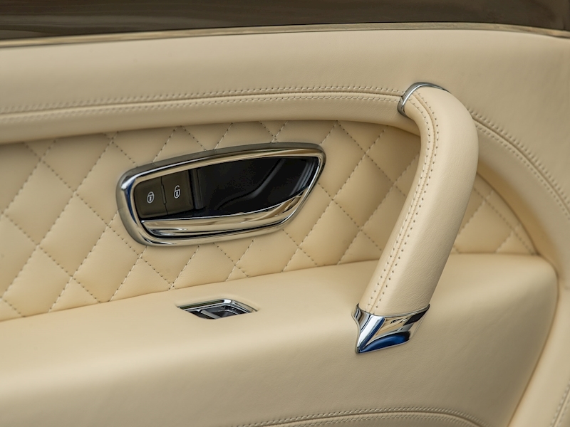 Bentley Bentayga W12 - Mulliner Driving Specification - Large 48