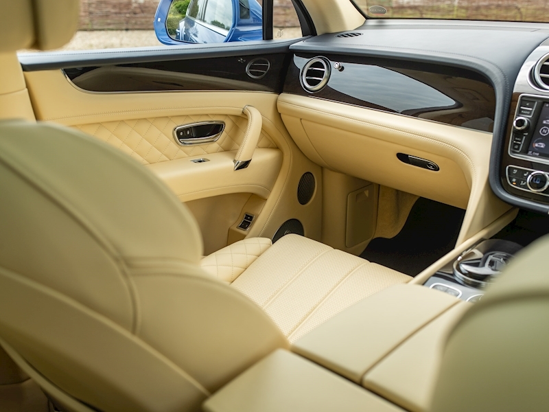 Bentley Bentayga W12 - Mulliner Driving Specification - Large 55