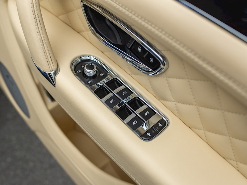 Bentley Bentayga W12 - Mulliner Driving Specification - Large 59