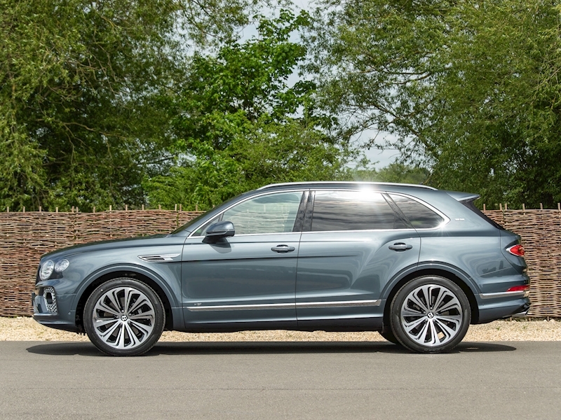 Bentley Bentayga V8 First Edition - Mulliner Driving Specification - Large 2