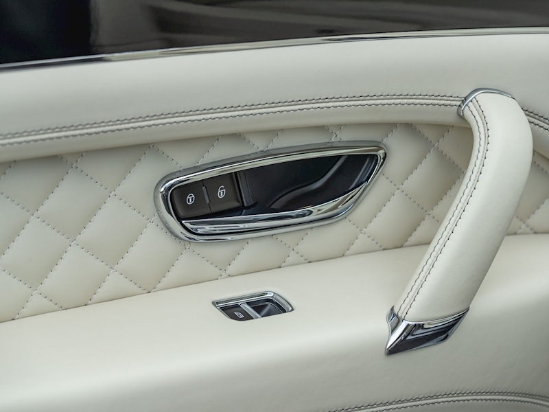 Bentley Bentayga V8 Diesel - Mulliner Driving Specification - Large 31
