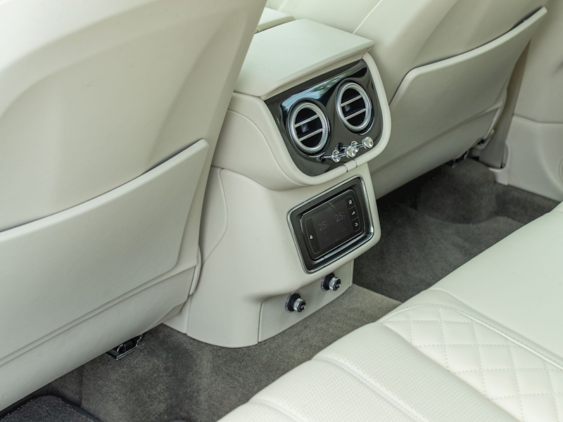 Bentley Bentayga V8 Diesel - Mulliner Driving Specification - Large 36