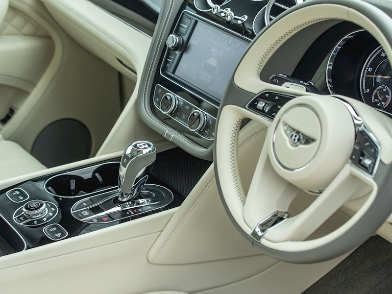 Bentley Bentayga V8 Diesel - Mulliner Driving Specification - Large 28