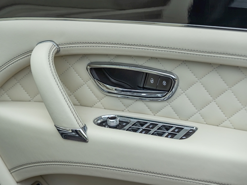 Bentley Bentayga V8 Diesel - Mulliner Driving Specification - Large 34
