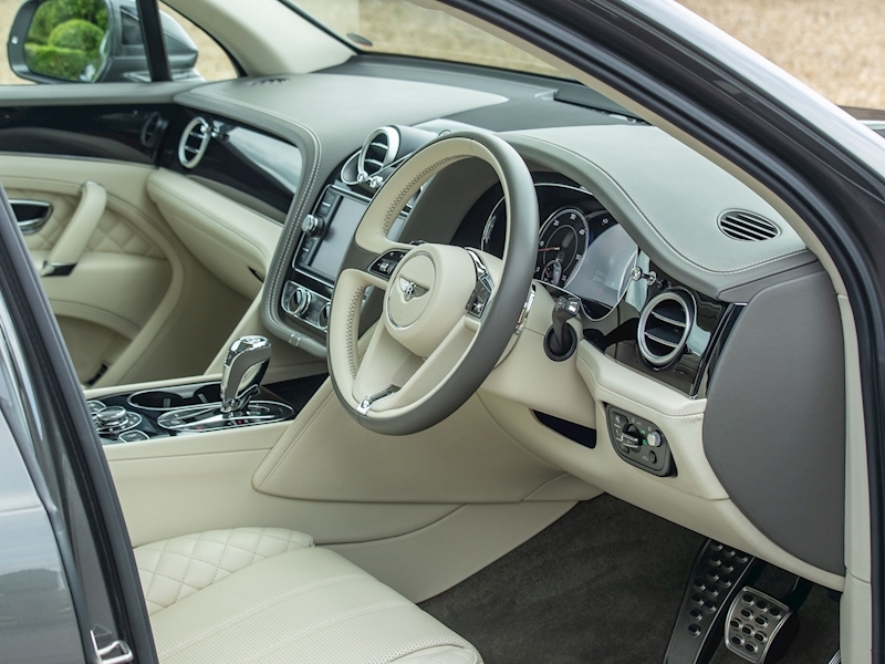 Bentley Bentayga V8 Diesel - Mulliner Driving Specification - Large 1