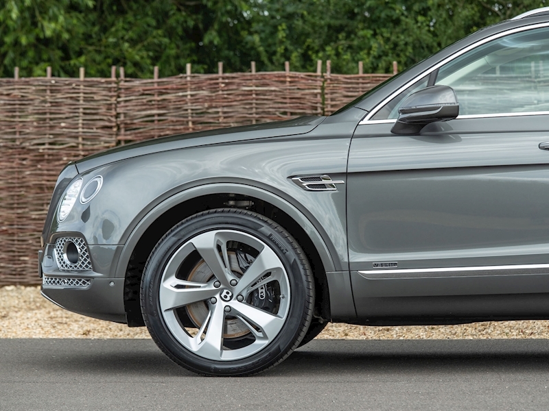 Bentley Bentayga V8 Diesel - Mulliner Driving Specification - Large 11