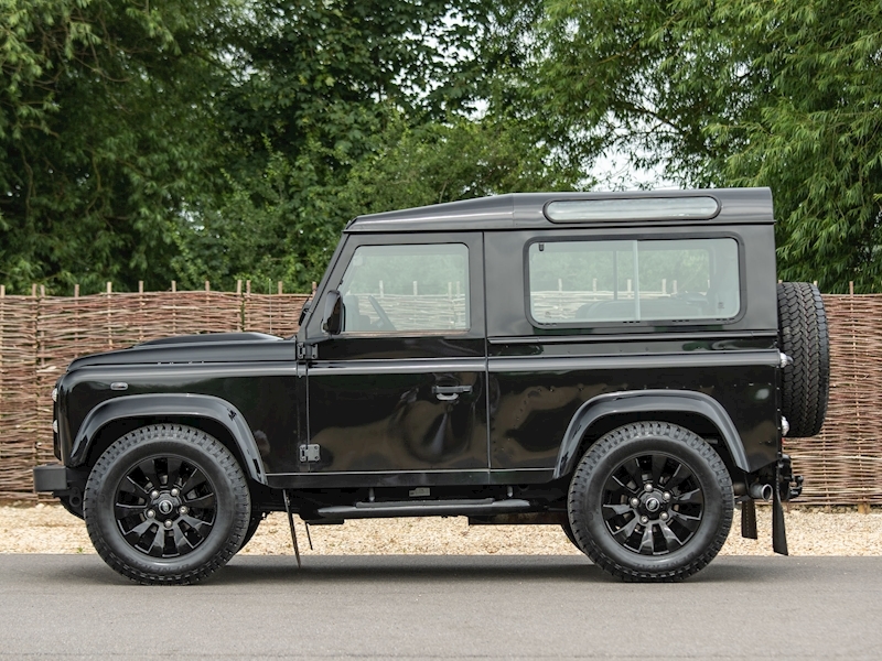 Land Rover Defender 90 XS 2.2 - Urban Truck Edition - Large 2