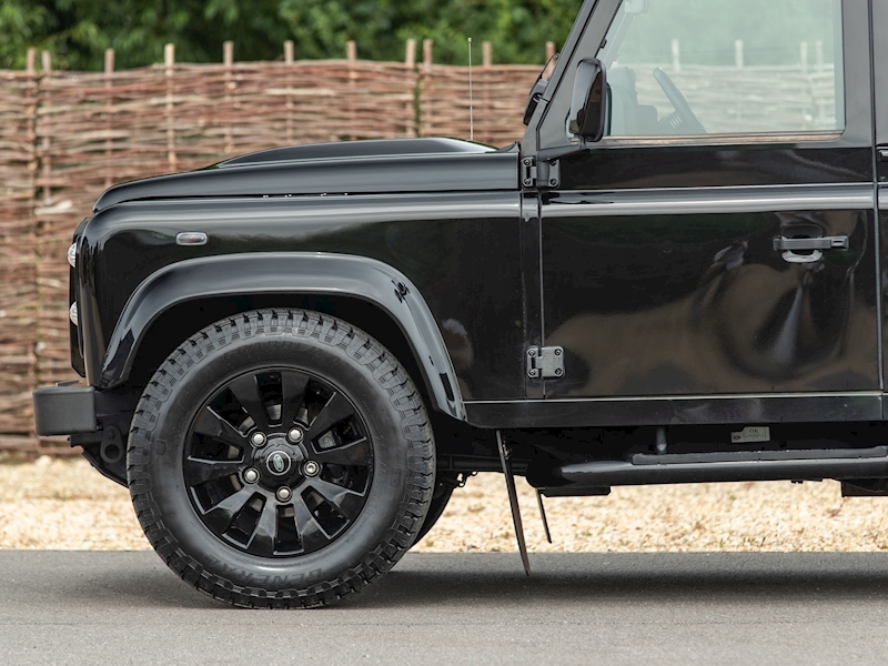 Land Rover Defender 90 XS 2.2 - Urban Truck Edition - Large 13