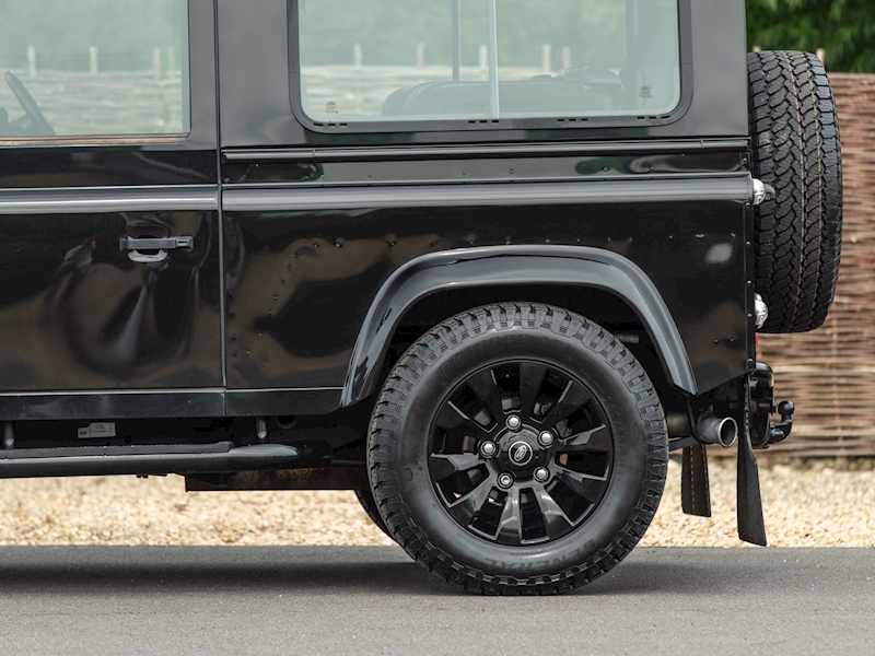 Land Rover Defender 90 XS 2.2 - Urban Truck Edition - Large 22
