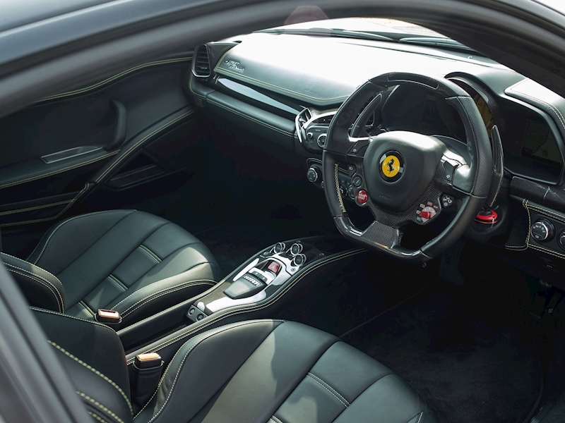 Ferrari 458 Italia - Large 2