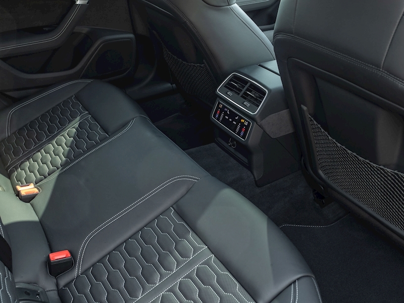 Audi RS6 Avant - Carbon Black Edition - Large 34