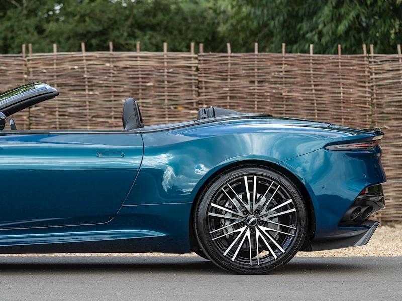 Aston Martin DBS Superleggera Volante V12 - Large 22