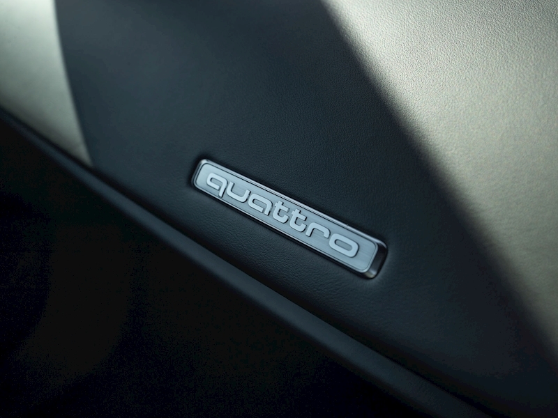 Audi R8 V10 Plus Spyder Quattro - Large 46