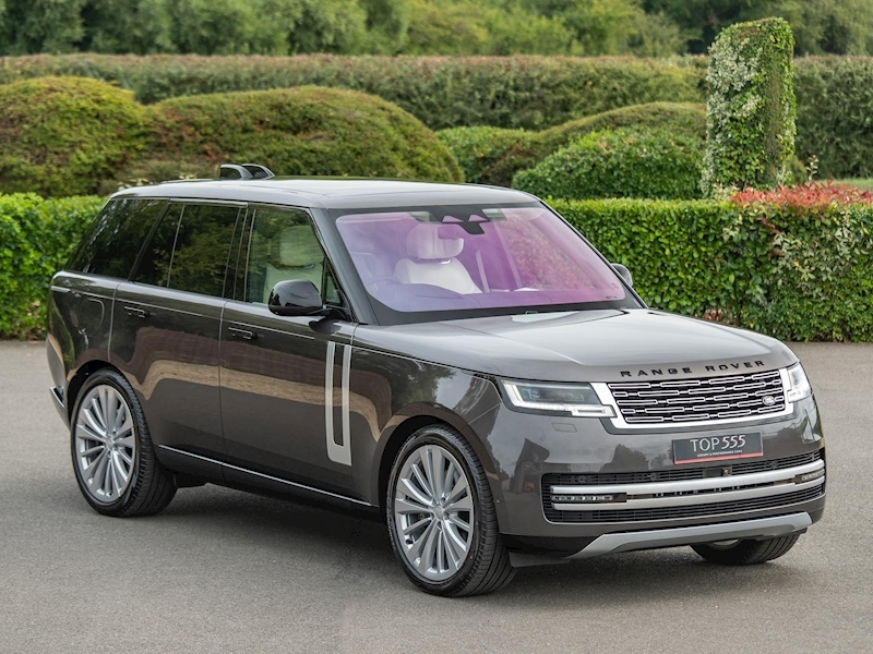 Range Rover Autobiography V8 First Edition (P530) - New Model - Large 38