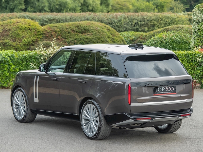 Range Rover Autobiography V8 First Edition (P530) - New Model - Large 39