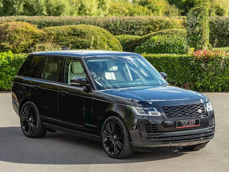 Range Rover Vogue SE 4.4 SDV8 with Black Exterior Pack - Large 38