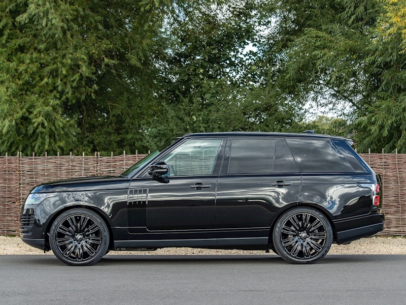 Range Rover Vogue SE 4.4 SDV8 with Black Exterior Pack - Large 2