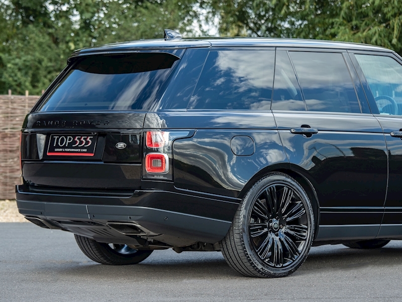 Range Rover Vogue SE 4.4 SDV8 with Black Exterior Pack - Large 17