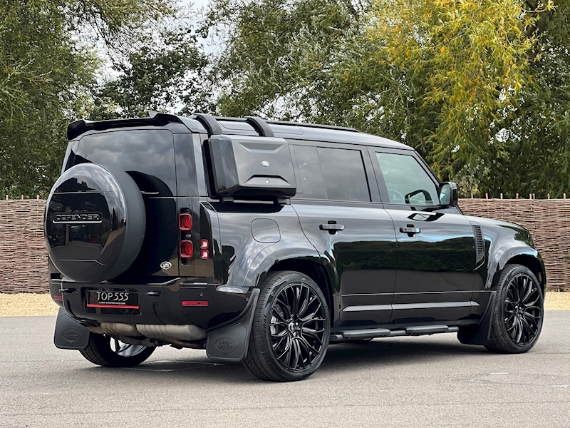 Land Rover Defender D250 X-Dynamic S 3.0 with Black Pack (7 Seater) - Large 4