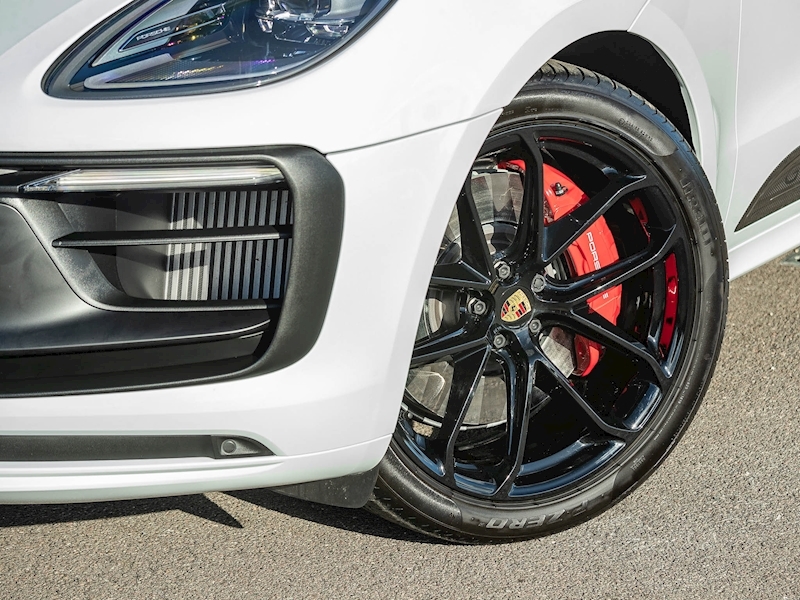 Porsche Macan GTS - New Model - Large 14