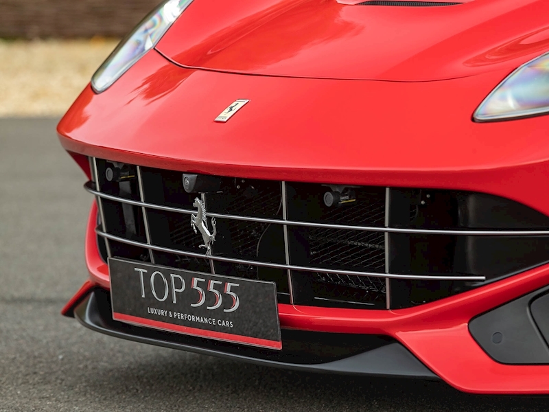 Ferrari F12 Berlinetta - Large 12