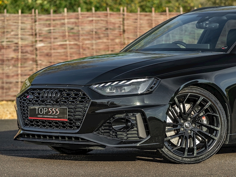 Audi RS4 Avant Carbon Black Edition - Large 3