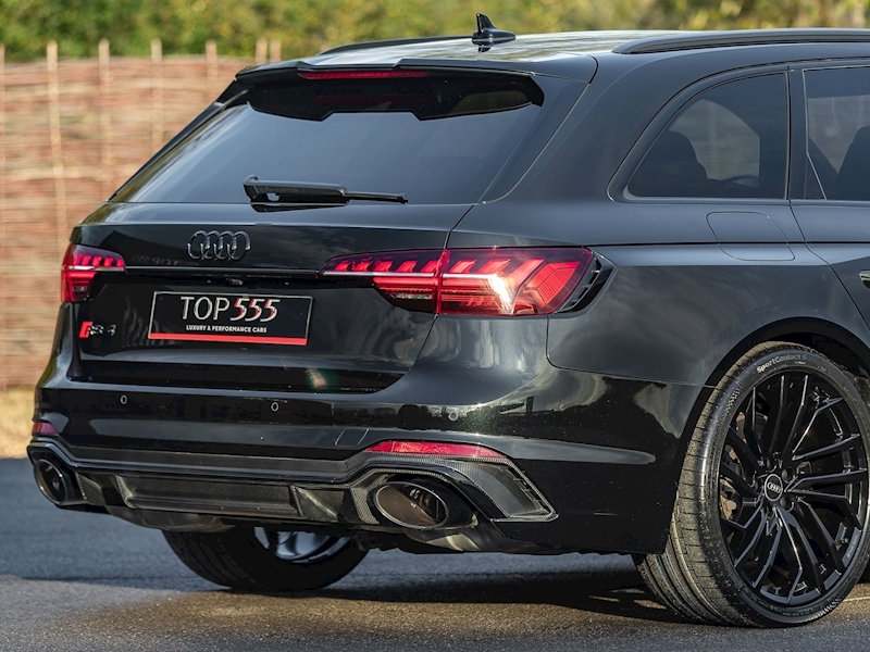 Audi RS4 Avant Carbon Black Edition - Large 16