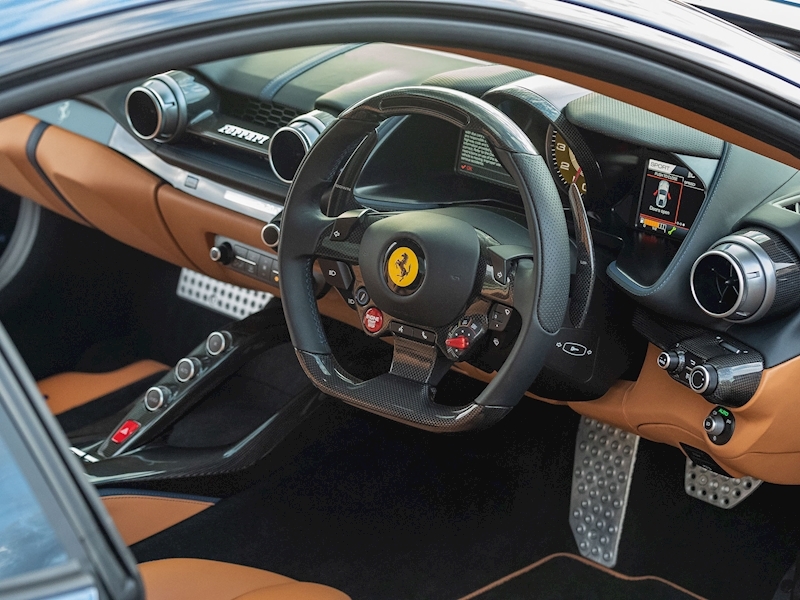 Ferrari 812 Superfast - Large 1