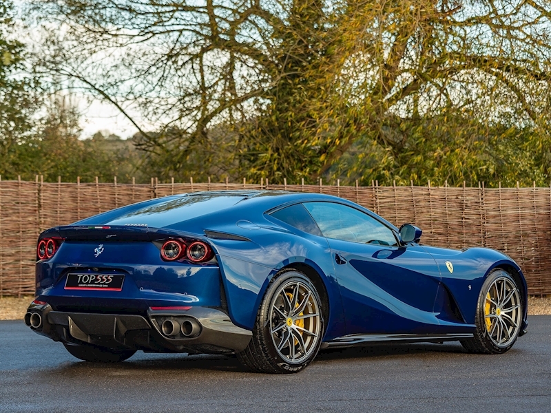 Ferrari 812 Superfast - Large 17