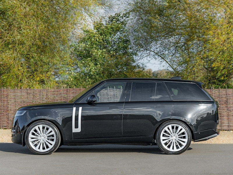 Range Rover Autobiography 4.4 V8 - First Edition (P530) - Large 2