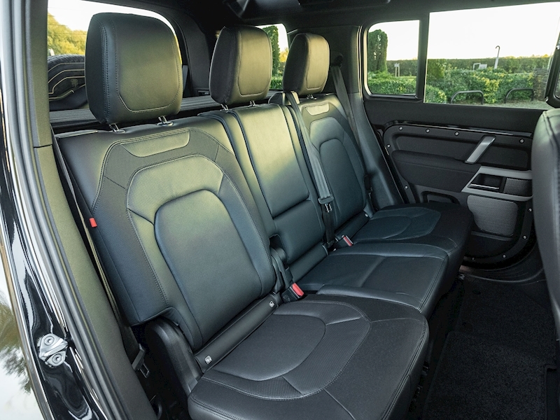 Land Rover Defender110 D250 X-Dynamic SE 3.0 - 7 Seater - Large 29