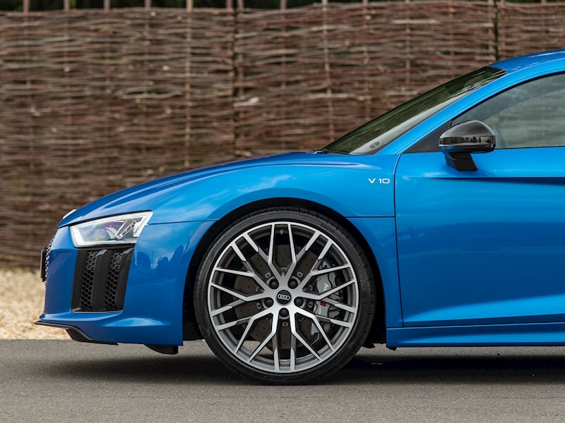 Audi R8 V10 Plus Quattro S-Tronic - Large 12