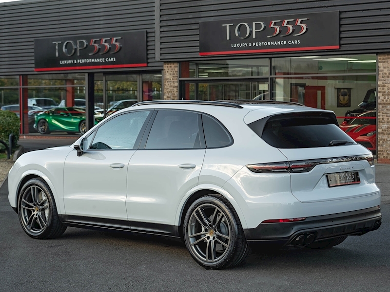 Porsche Cayenne S - Large 12