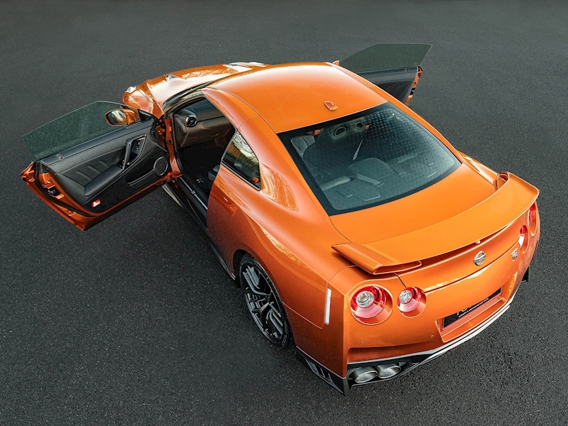 Nissan GT-R Prestige 3.8 - Large 23