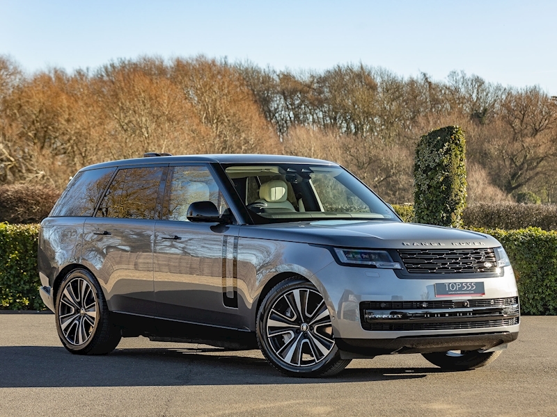 Range Rover P440e SE 3.0 (440 bhp) - Black Exterior Pack - Large 9