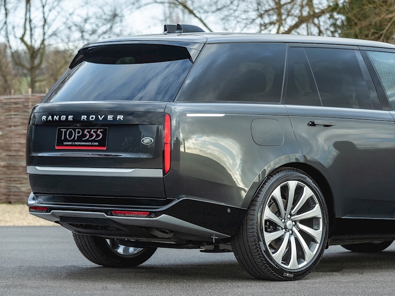 Range Rover Autobiography P400 - Large 18