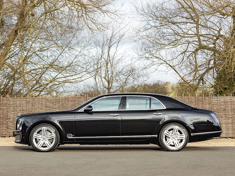 Bentley Mulsanne V8 - Large 2