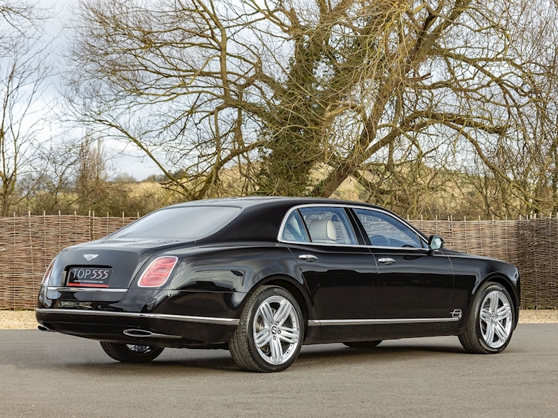 Bentley Mulsanne V8 - Large 42