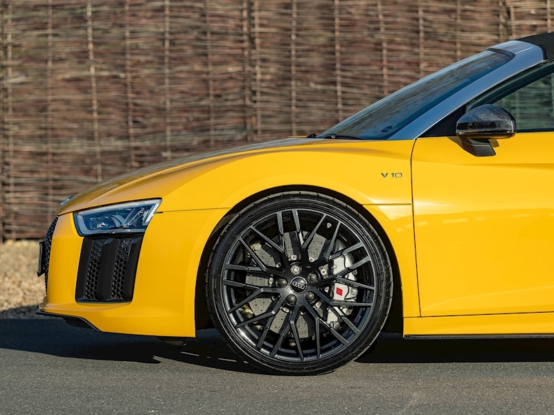 Audi R8 V10 Plus Spyder Quattro - Large 8