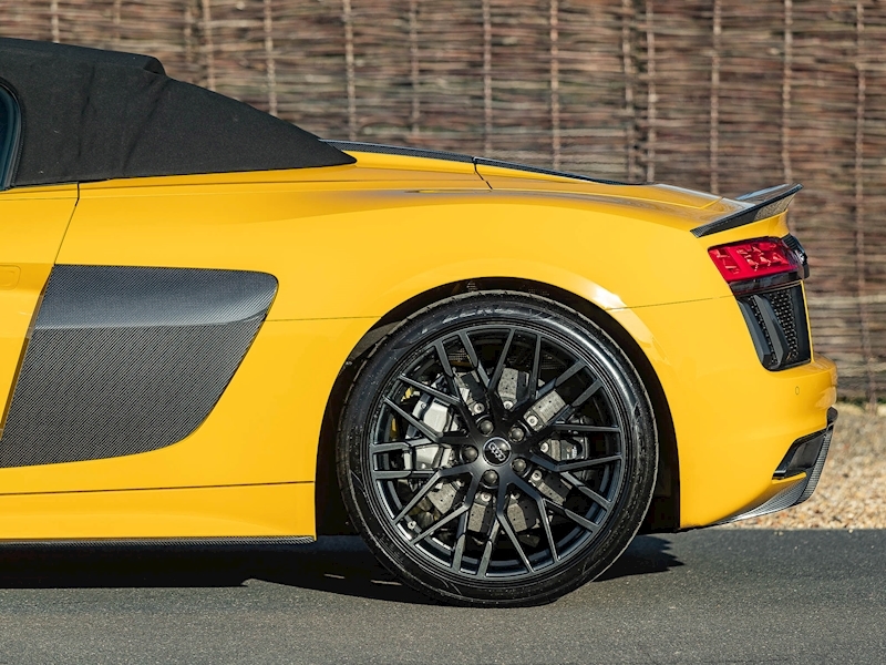 Audi R8 V10 Plus Spyder Quattro - Large 9