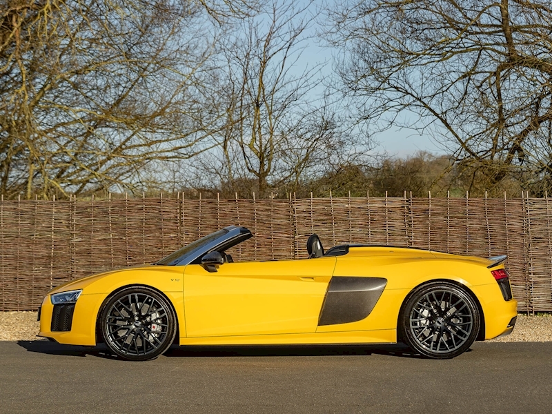 Audi R8 V10 Plus Spyder Quattro - Large 3