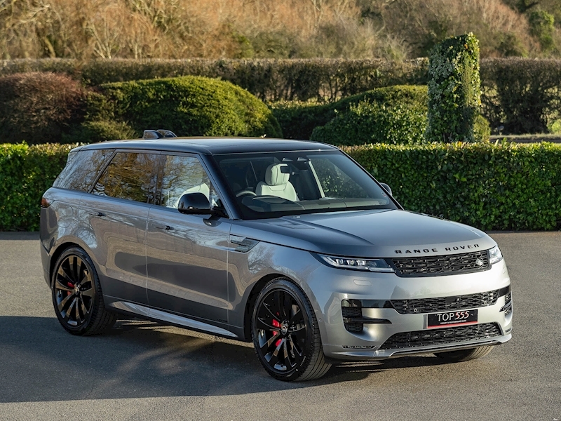 Range Rover Sport D300 Autobiography with Black Exterior Pack - Large 2