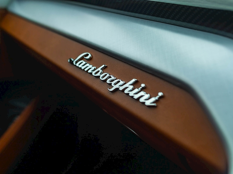 Lamborghini Urus - Large 38