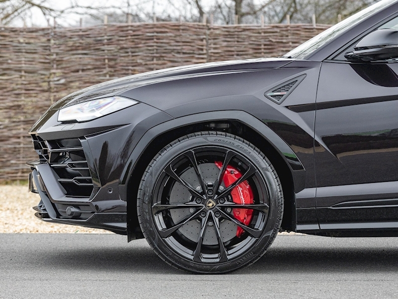 Lamborghini Urus - Large 12