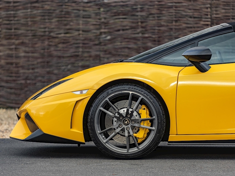 Lamborghini LP 570-4 Performante Spyder - Large 10