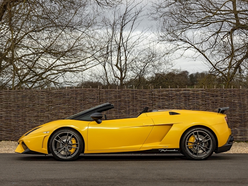 Lamborghini LP 570-4 Performante Spyder - Large 3