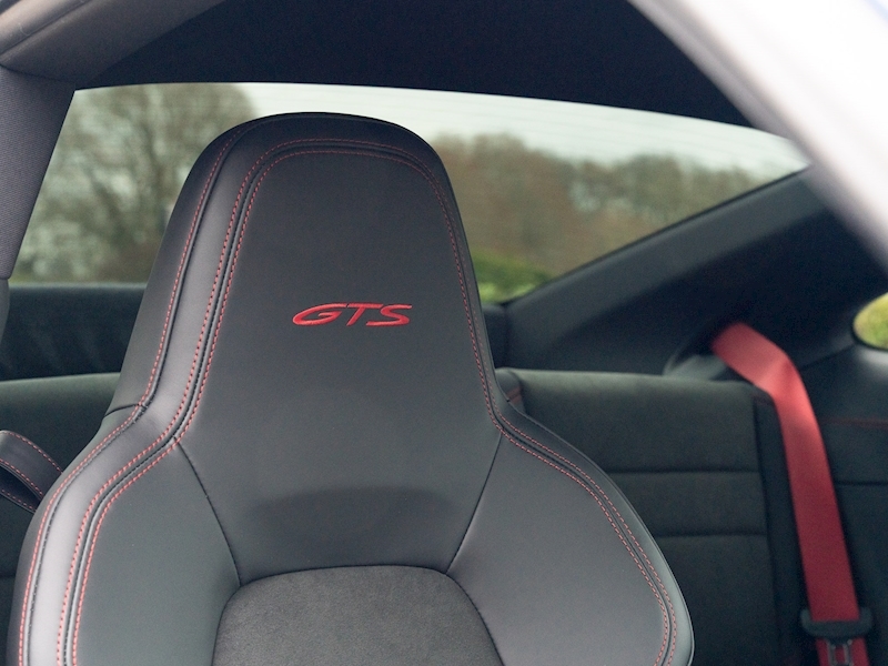 Porsche 992 Carrera GTS Coupe - Large 26